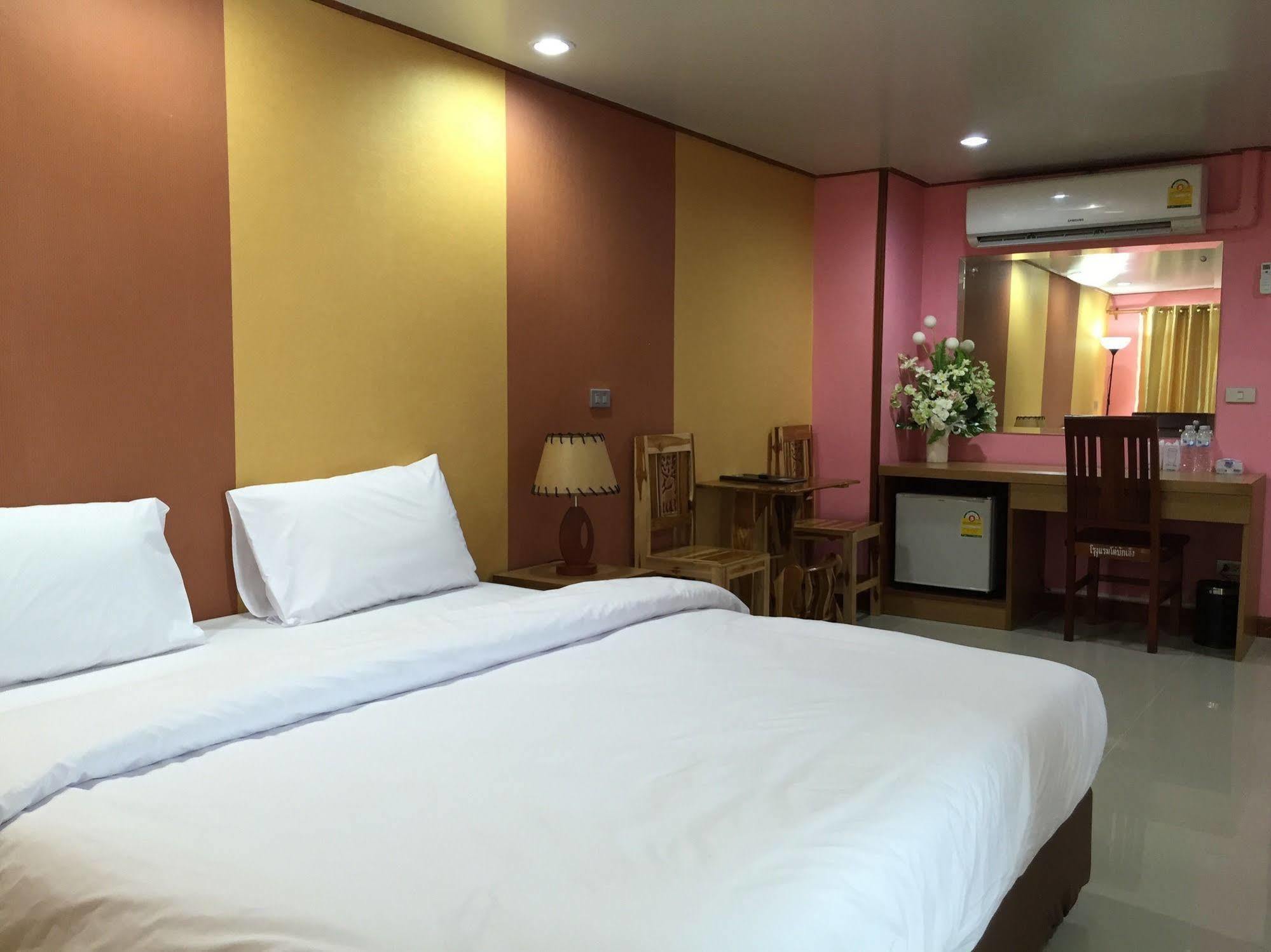 Toh Buk Seng Ayutthaya Hotel Экстерьер фото
