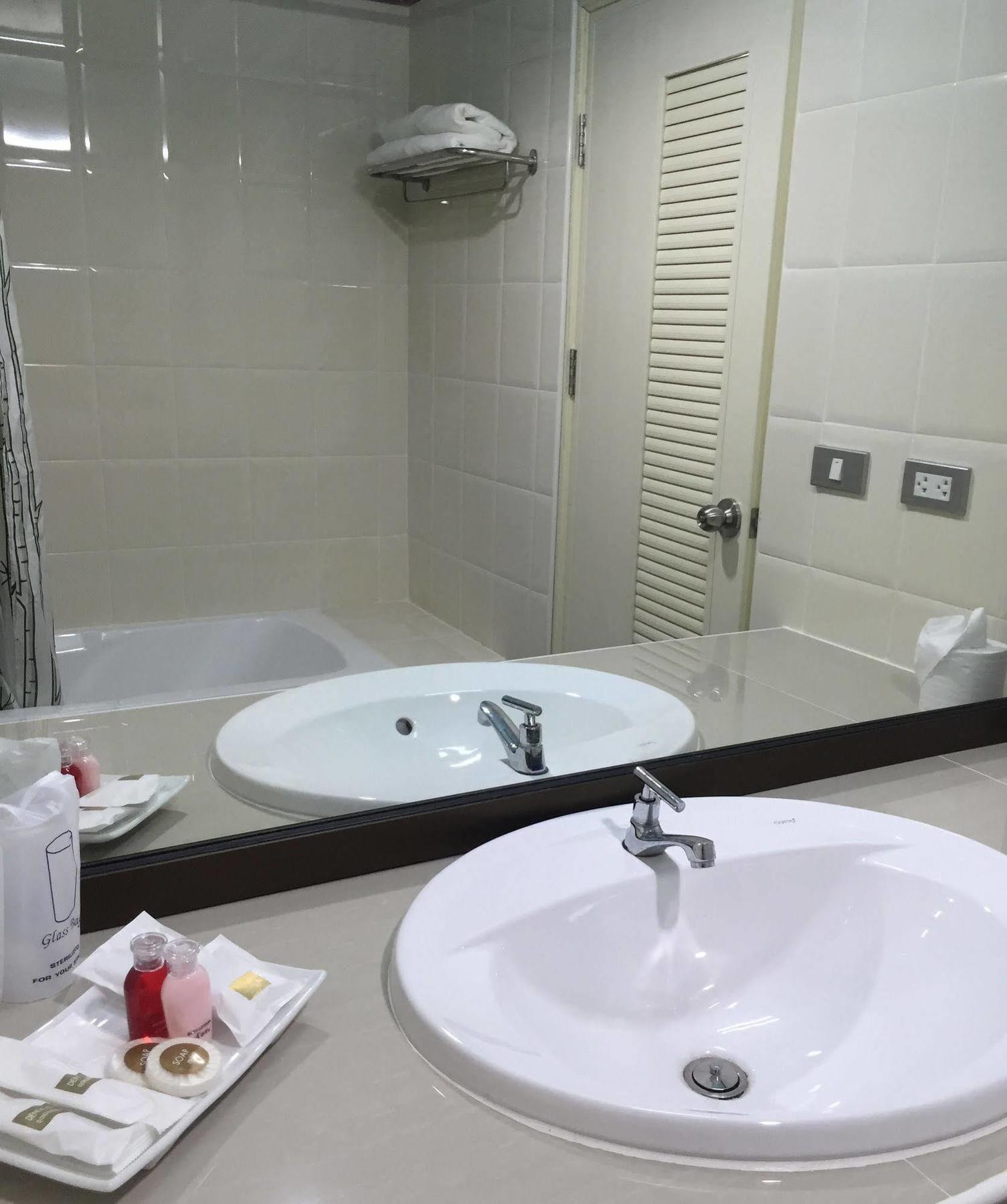 Toh Buk Seng Ayutthaya Hotel Экстерьер фото