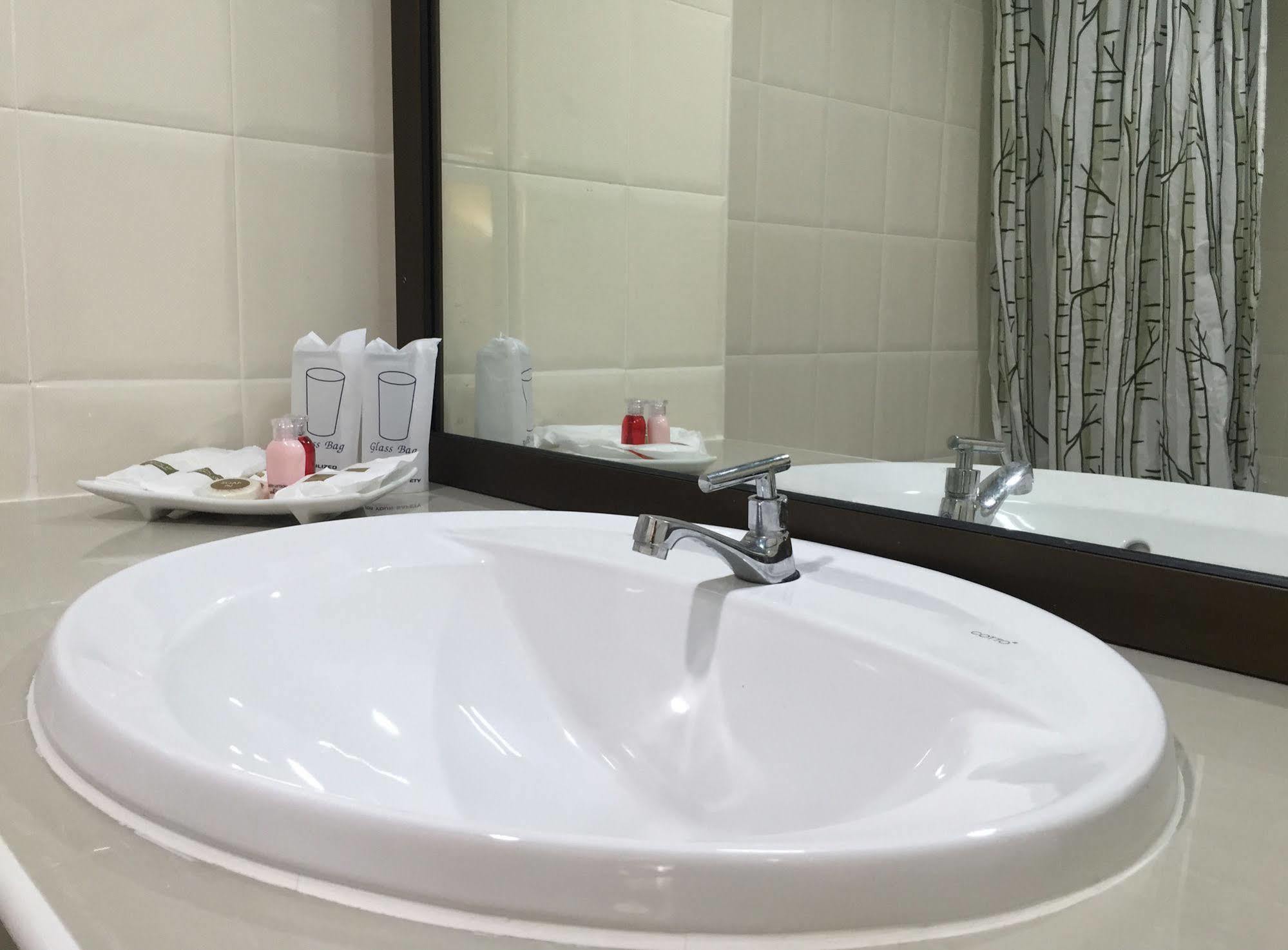 Toh Buk Seng Ayutthaya Hotel Экстерьер фото