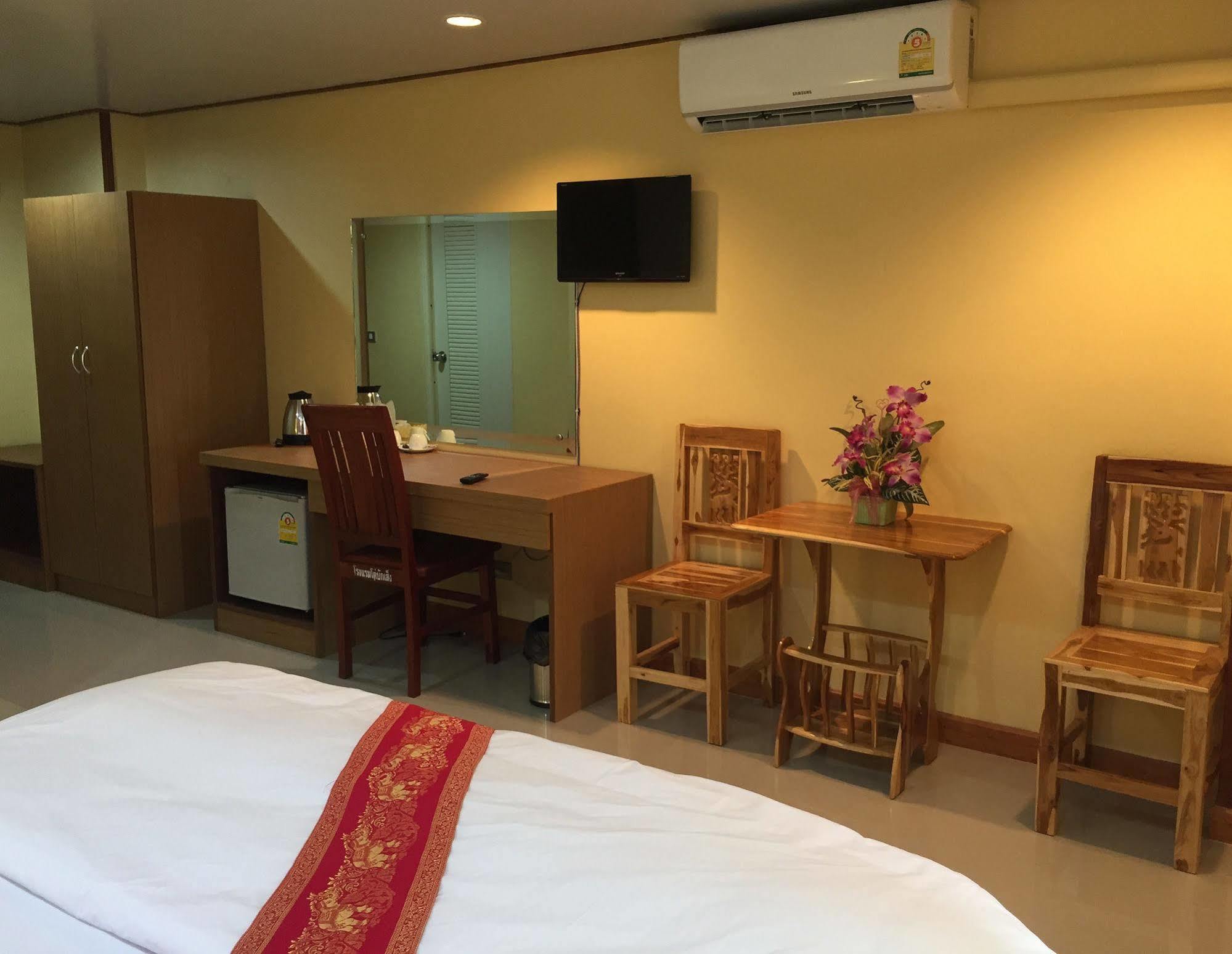 Toh Buk Seng Ayutthaya Hotel Экстерьер фото
