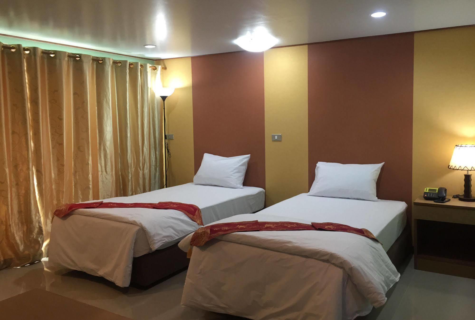 Toh Buk Seng Ayutthaya Hotel Экстерьер фото